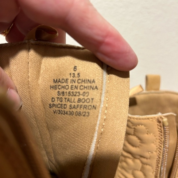 Old Navy Baby Girls Tall Size 6 Boot - Picture 8 of 8